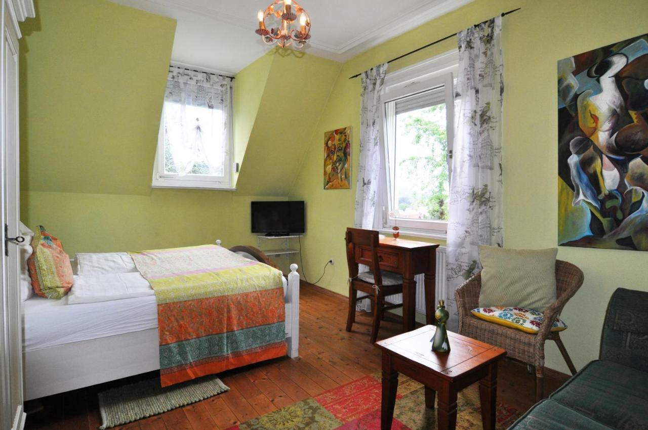 Villa Lamba Gastezimmer Лорх Екстериор снимка